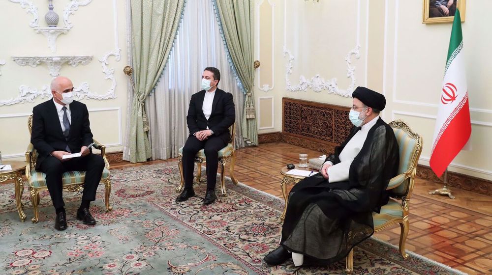 Iran pres.: Constructive relations among neighbors bolster regional security