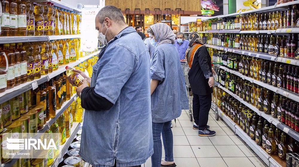 Iran’s annual inflation drops slightly in May