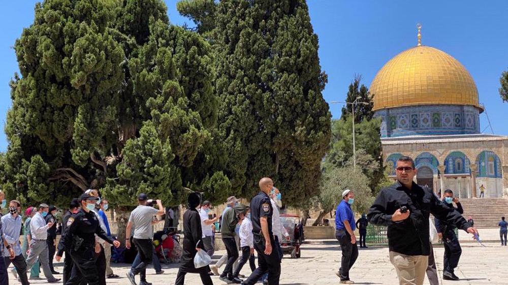 Israel draws strong condemnation by allowing settlers to pray at al-Aqsa