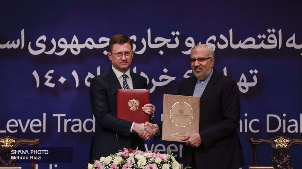 Iran, Russia sign major MoUs on energy, banking ties