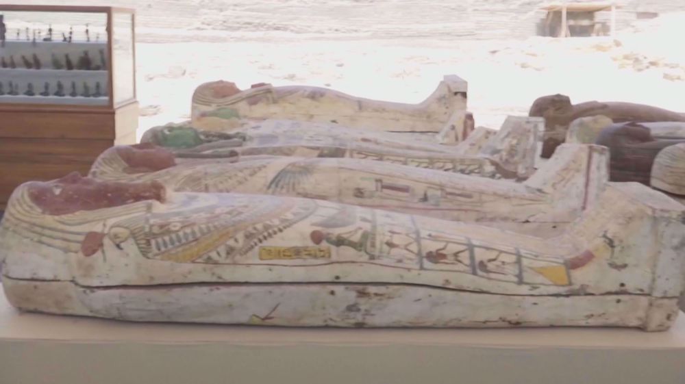 Egypt announces discovery of 250 coffins, 150 statues in ancient necropolis