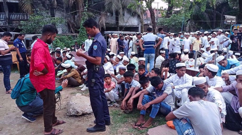 Bangladesh detains hundreds of Rohingya Muslims celebrating Eid al-Fitr 