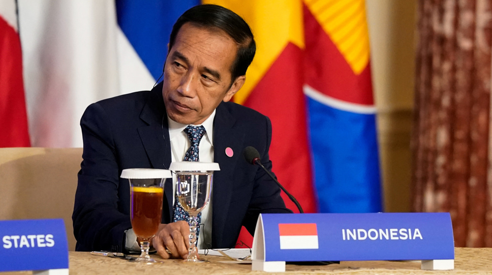 Indonesia president reshuffles cabinet, names new trade minister