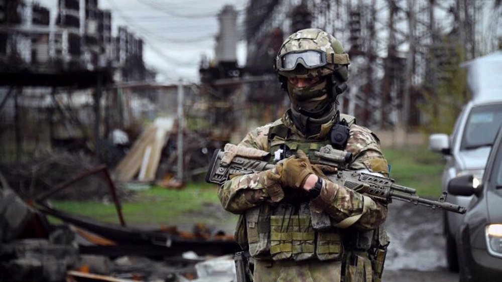 'Russia sending large number of troops to key eastern Ukrainian city'