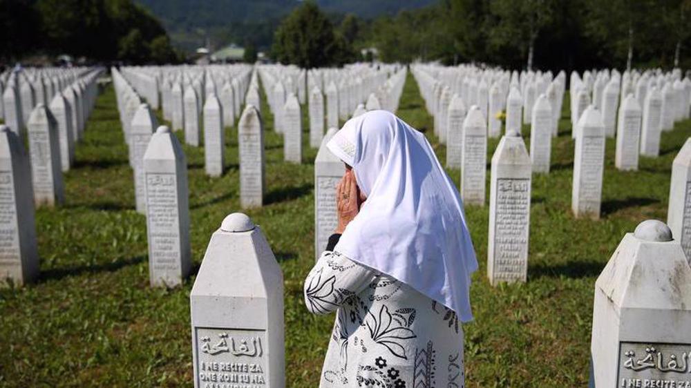 Dutch PM apologizes to troops involved in Srebrenica massacre