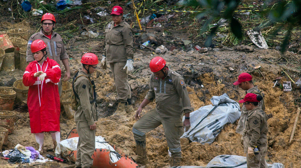 Fear of landslides haunts Brazil survivors