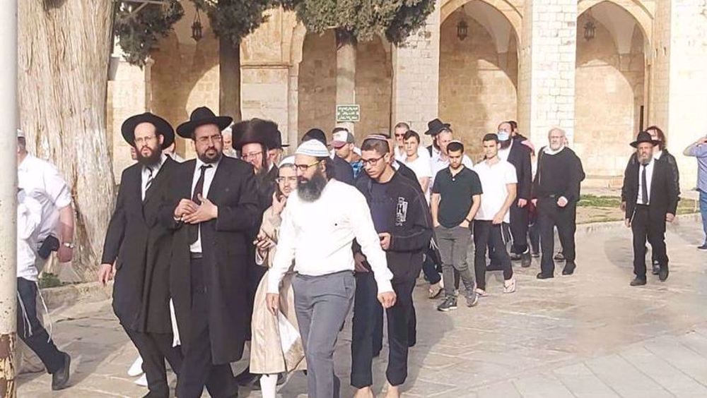 Over 150 Israeli settlers intrude into al-Aqsa Mosque in latest act of provocation