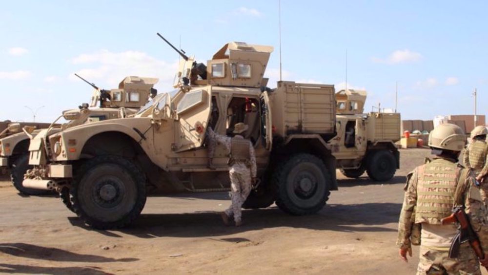 US, UK military trainers arrive at southeast Yemen port with arms cache: Report