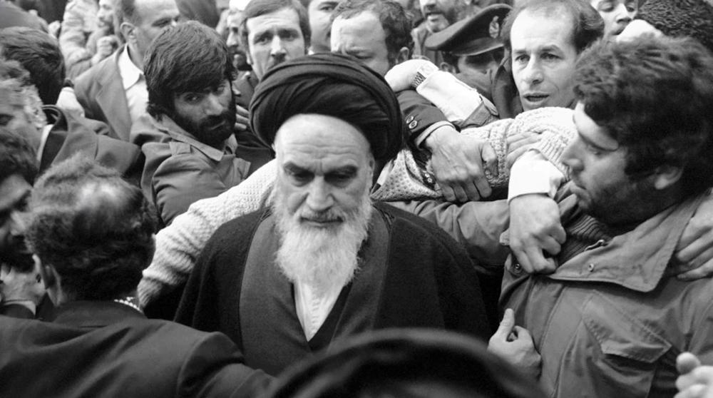 Kashmir, famous as 'Iran e Sagheer', pays rich tribute to Imam Khomeini