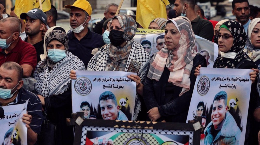 Gazans express solidarity with Palestinian prisoners languishing in Israeli prisons