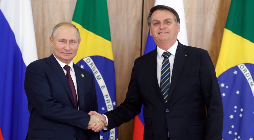 Bolsonaro disse que foi alcançado um acordo para comprar diesel da Rússia a um preço baixo em meio ao aumento dos preços dos combustíveis.