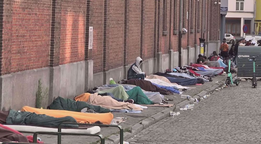 Refugees sleep rough on Belgian streets, none are Ukrainian