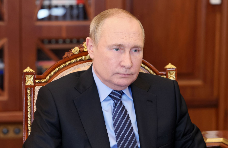 Putin warns the West Ukraine 'heading for tragedy'