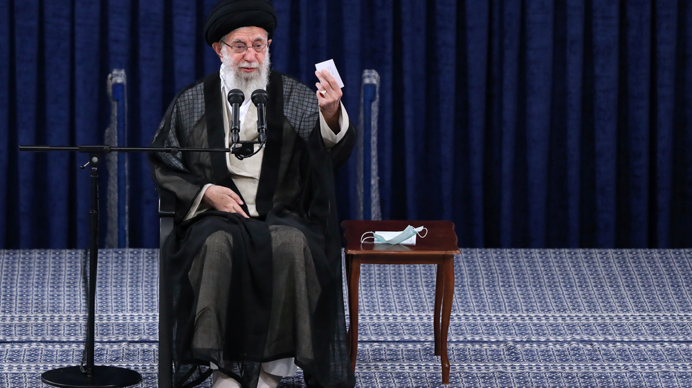 Leader stresses Islamic unity, awakening in 2022 Hajj message