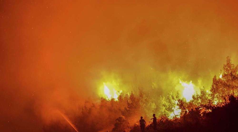 Around 700 firefighters with aircraft battle blaze in southern France