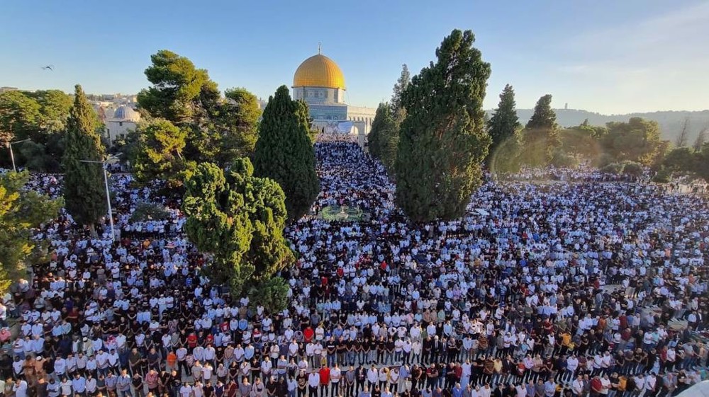 Thousands of Palestinians perform Eid al-Adha prayers at Aqsa Mosque
