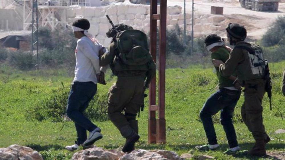 Israeli forces launch West Bank arrest campaign; kidnap over 40 Palestinians in al-Khalil