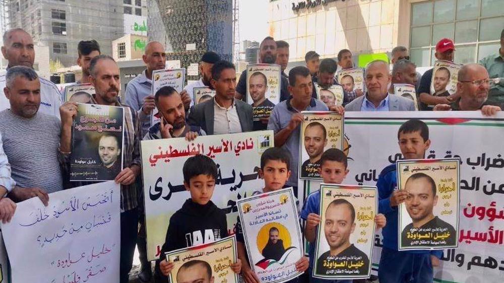 Israeli forces prevent hunger-striking Palestinian’s wife from visiting her husband