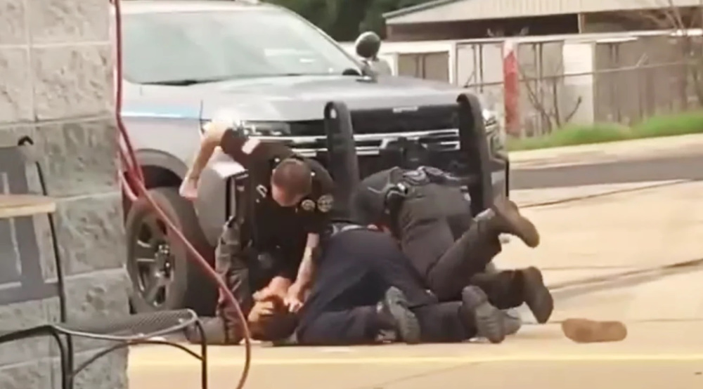 US police violence: Officers suspended after video shows beating
