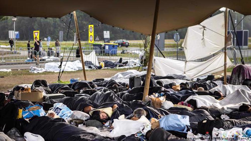 Migrants living under ‘inhumane’ conditions at Dutch center, PM ‘ashamed’