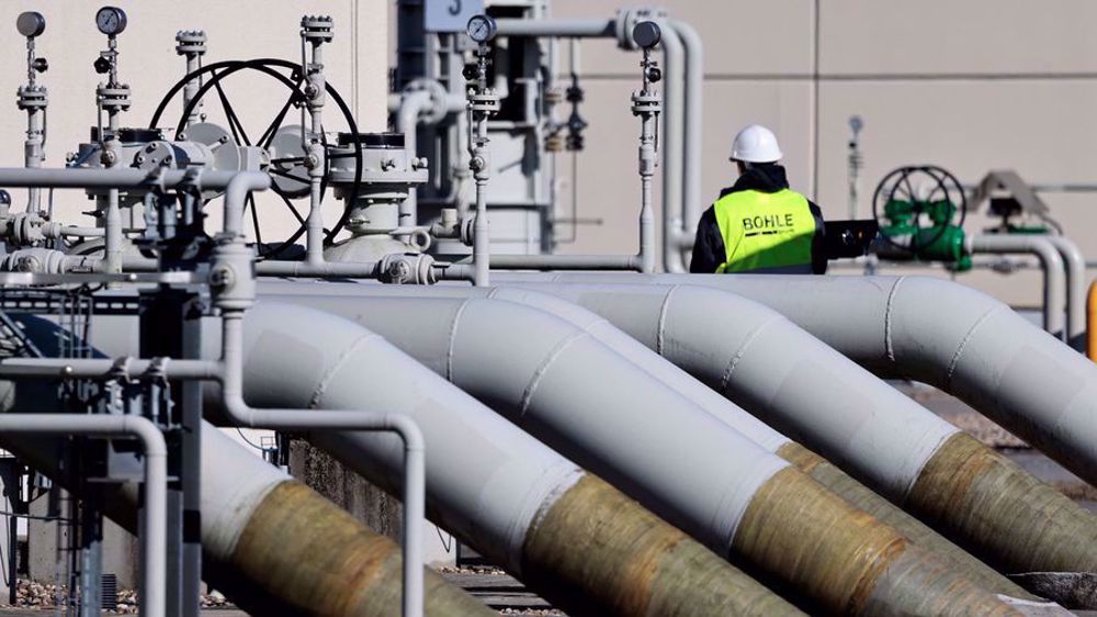Russia shuts down natural gas flow to Europe 
