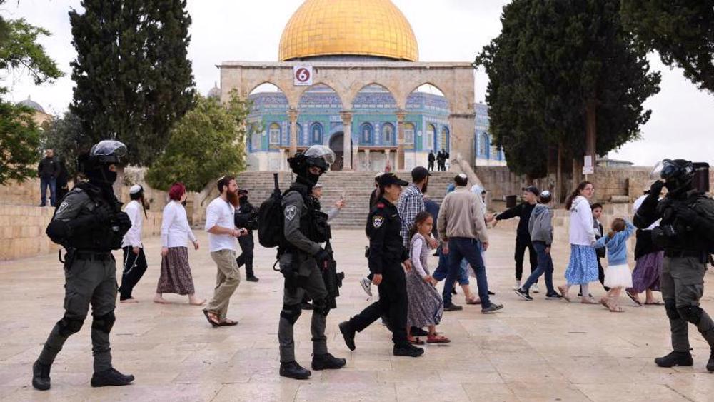 Israelis storm Aqsa Mosque amid calls for mass breaks-in ahead of Jewish holidays