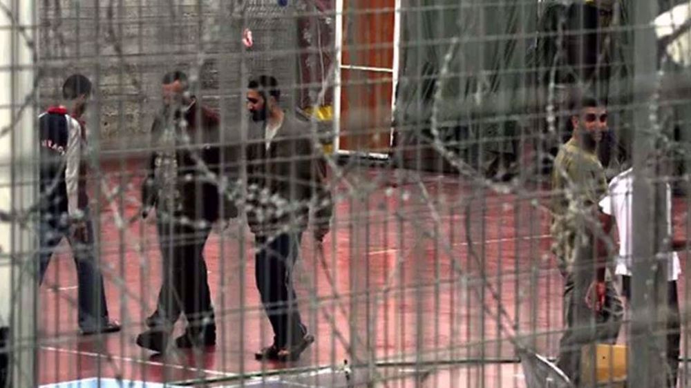 30 Palestinian detainees continue hunger strike for 3rd day 