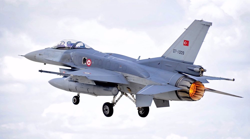 Turkish warplanes heavily bombard Kurdish villages in northern Iraq
