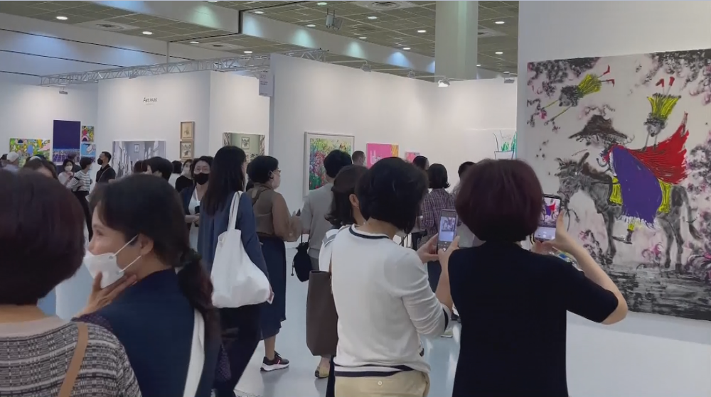 Iranian artists gain foothold at Seoul fair