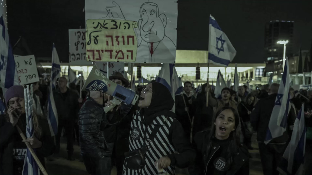 ‘Government of shame,’ thousands shout during anti-Netanyahu rallies