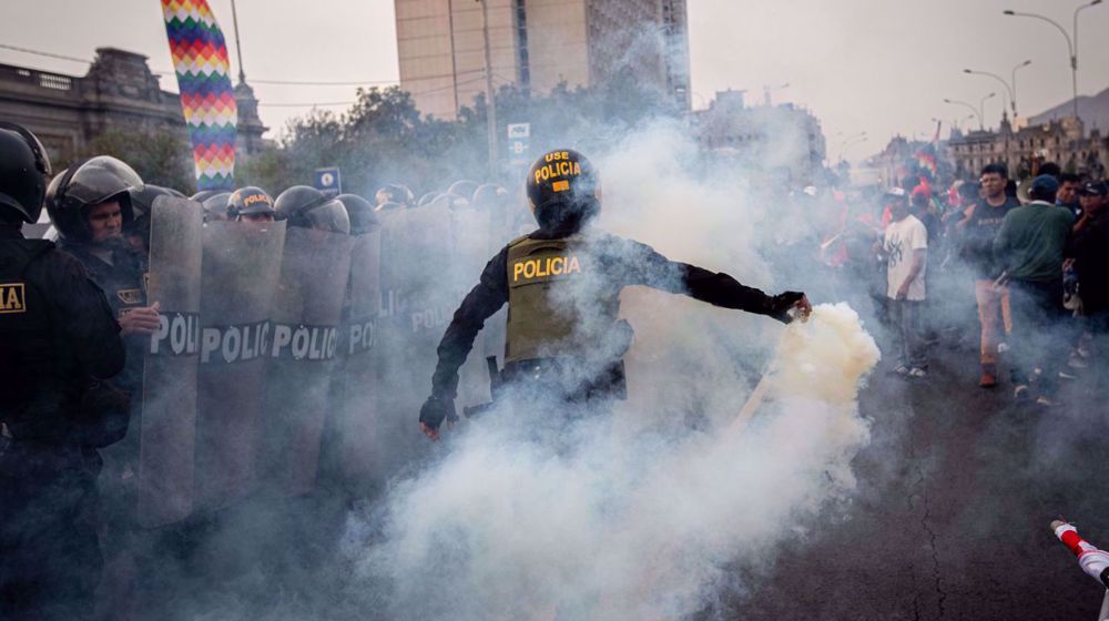 Peru unrest: Protesters set fire to police station after more killings