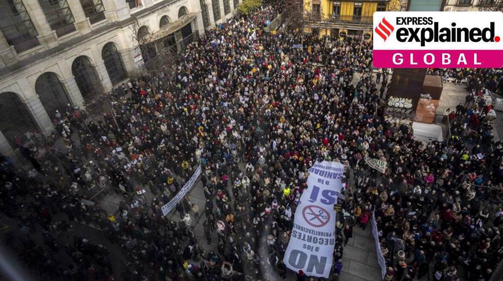 Thousands of Spanish health workers march to demand better working conditions