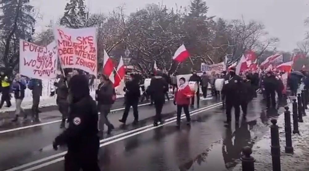 Protesters in Poland rap Warsaw's involvement in Ukraine war 