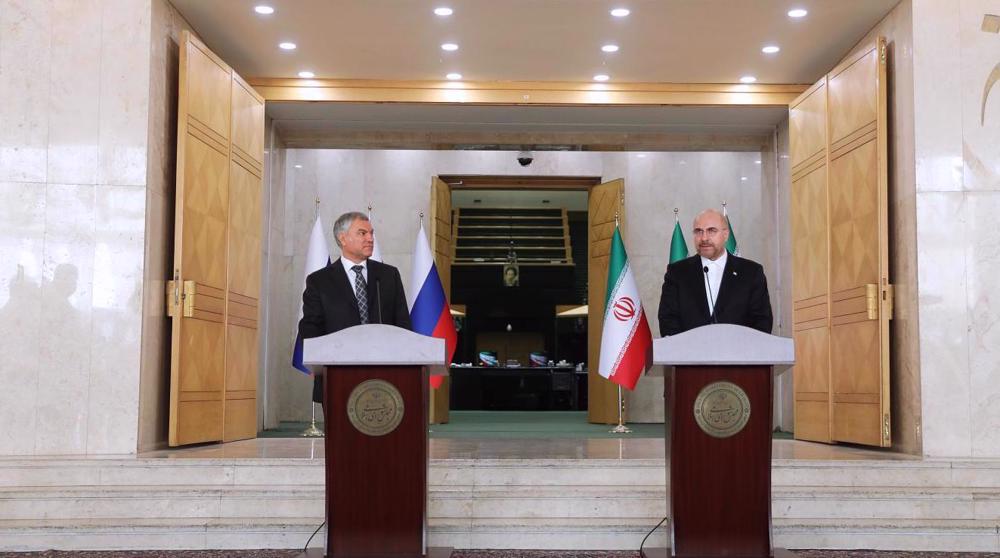 Rencontre entre le président du Parlement iranien et le président de la Douma russe à Téhéran