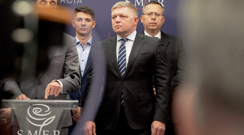 Bývalý premiér, ktorý bol proti vojenskej pomoci Ukrajine, vyhral slovenské voľby