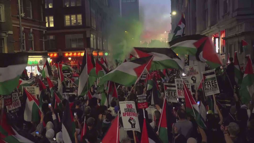 Thousands rally to defend Palestine as UK government sides with Israel