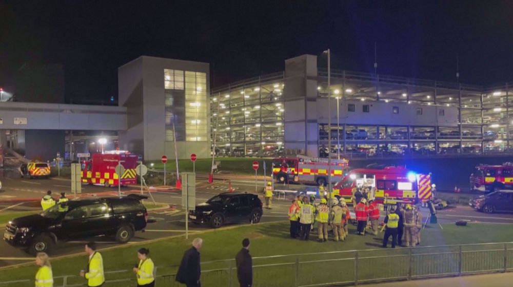 London Luton airport suspends flights due to fire in car park