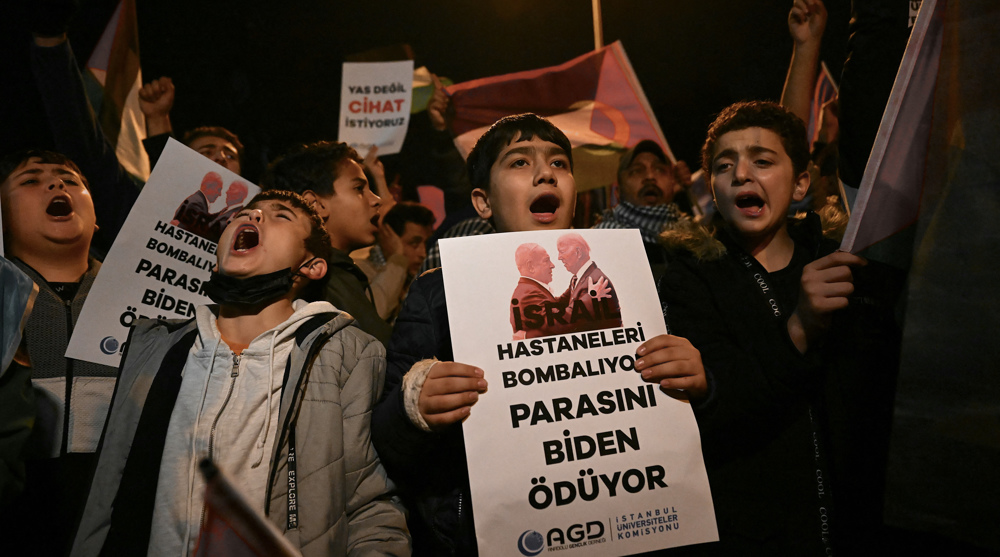 Turks protest outside Israeli consulate in Istanbul