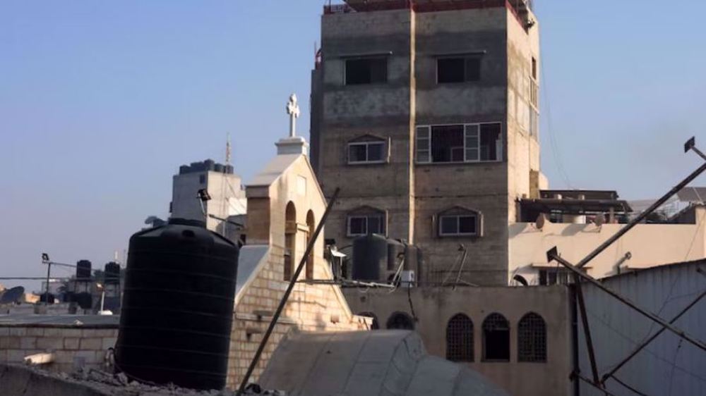 L'attaque israélienne contre une église à Gaza tue de nombreux déplacés