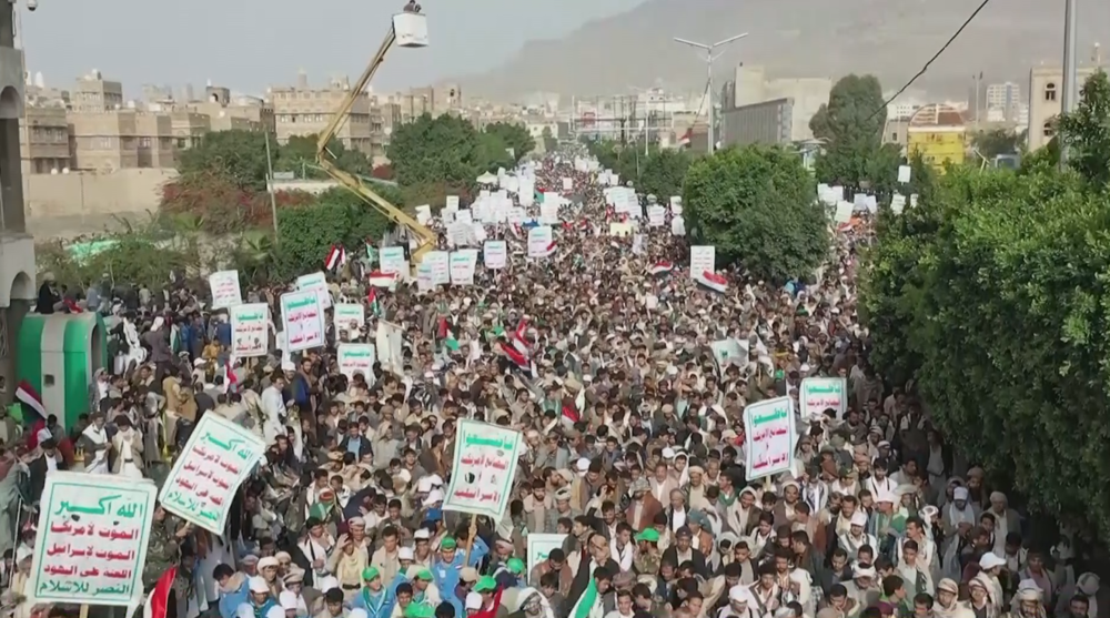 Yemenis and Kuwaitis march in support of Hamas' surprise attack