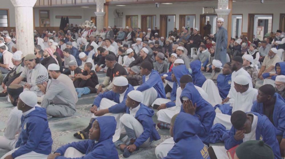 Muslim community in Cape Town gathers at mosque in solidarity with Palestinians