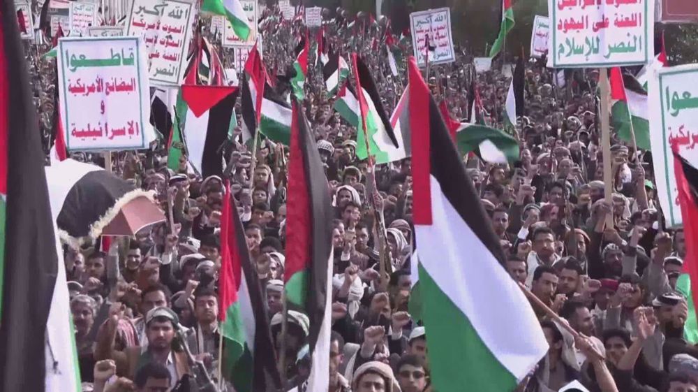 Yemenis rally in support of military actions against Israel