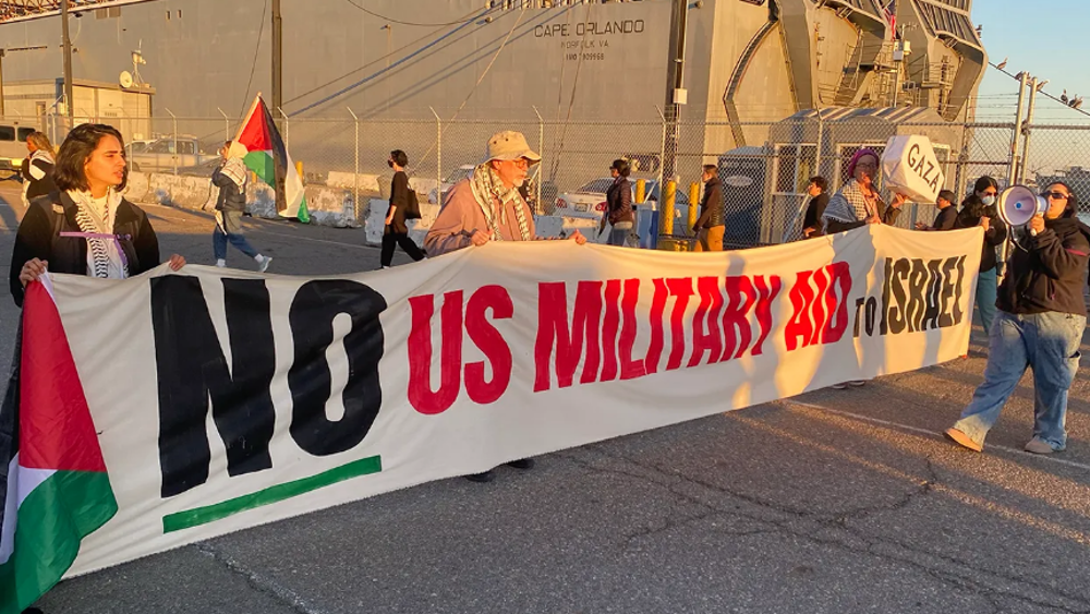 USA: des manifestants bloquent le départ d'un navire militaire pour Israël