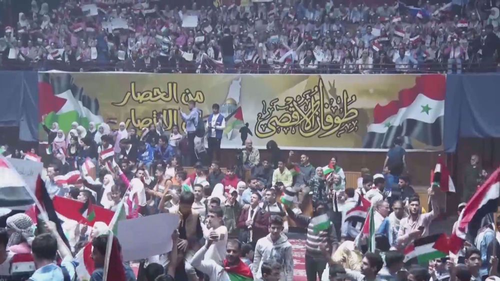 Large pro-Palestine gathering held in al-Fayha Hall in Damascus