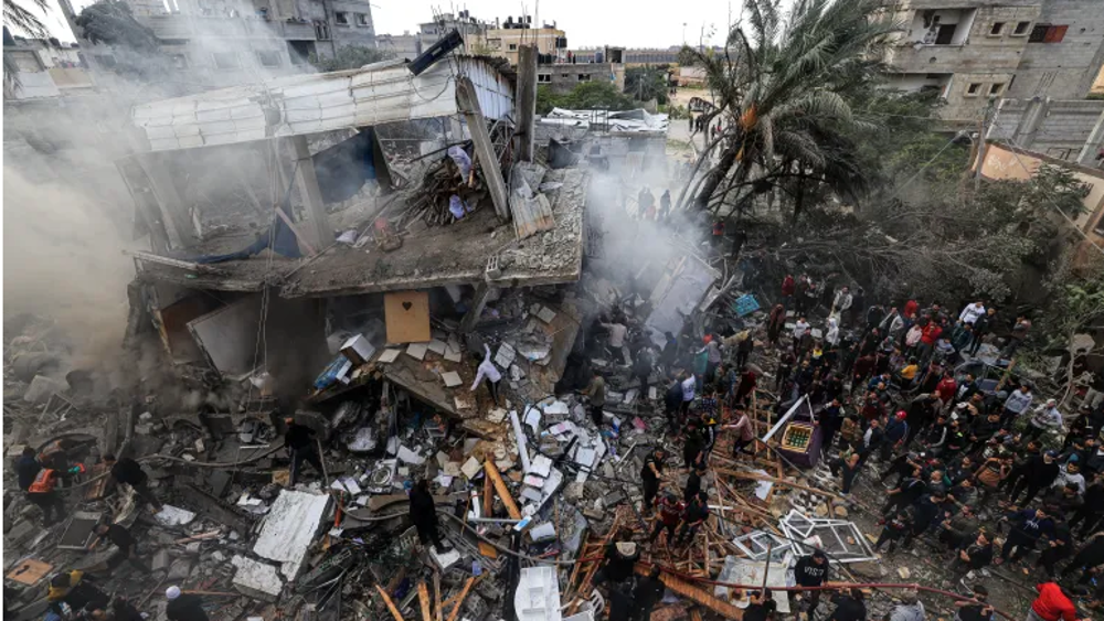 Israel ‘carpet-bombs’ Gaza amid starvation, epidemic, coms blackout  