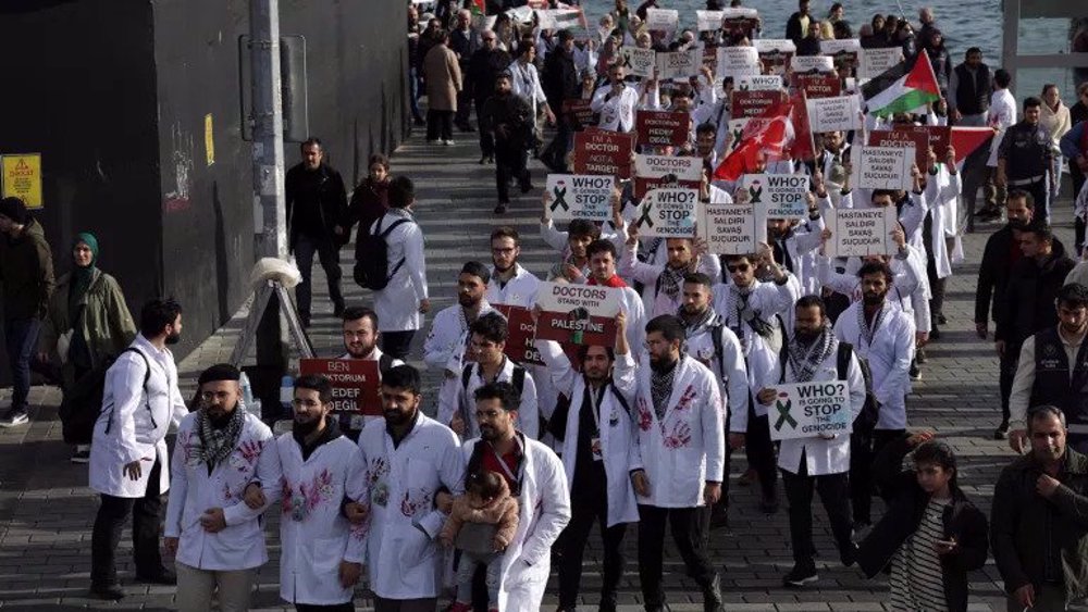 Turkish doctors hold silent march in support of Palestinians in Gaza