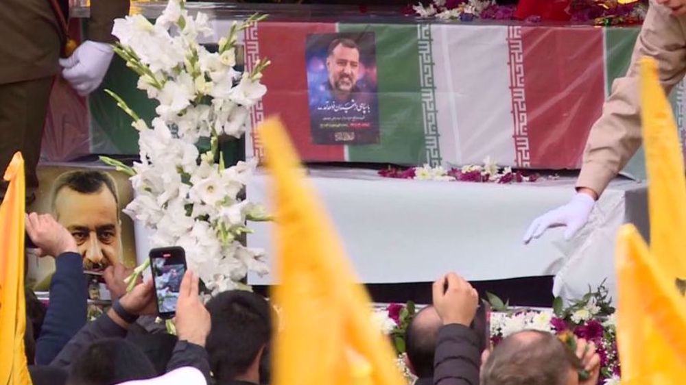 Les Iraniens font leurs adieux à un haut conseiller militaire assassiné en Syrie