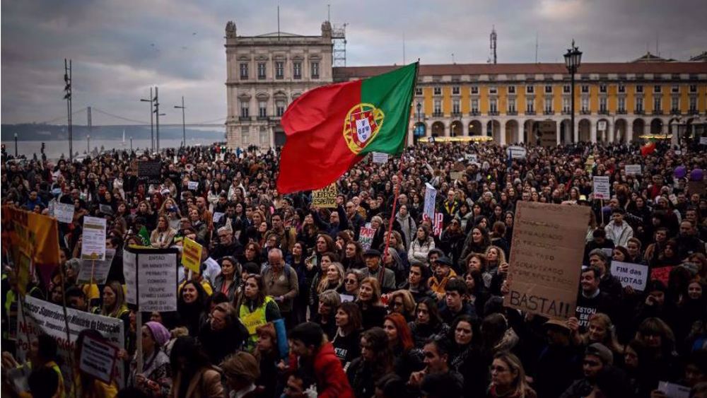 Les Portugais dans la rue contre la vie chère