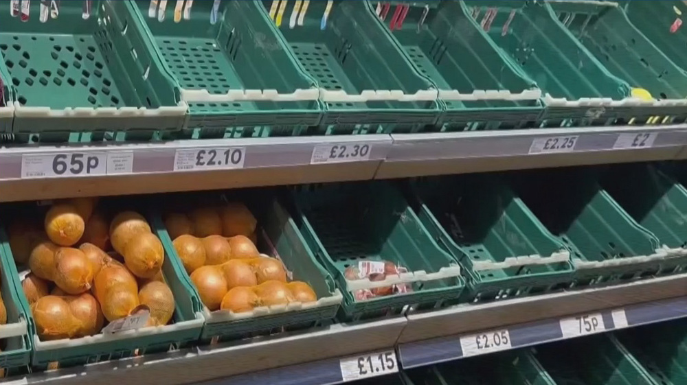 UK supermarkets ration fruit, vegetables