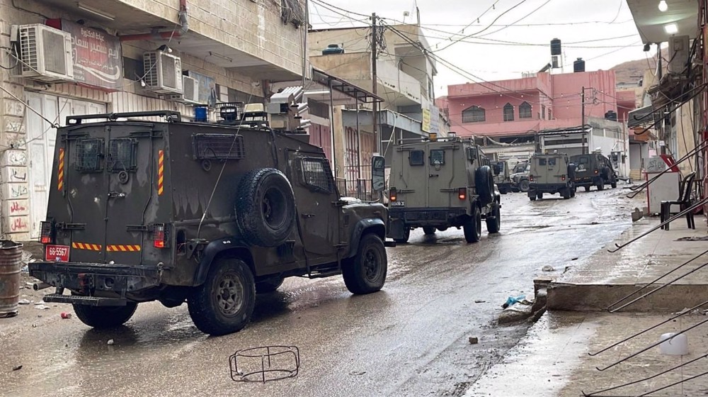Palestinians injured, detained as Israeli forces raid refugee camp in occupied West Bank